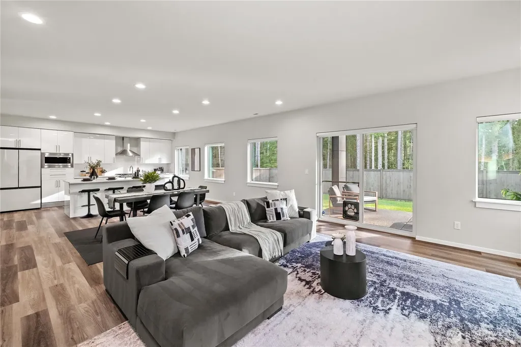 22907 Sycamore Street Black Diamond WA 98010