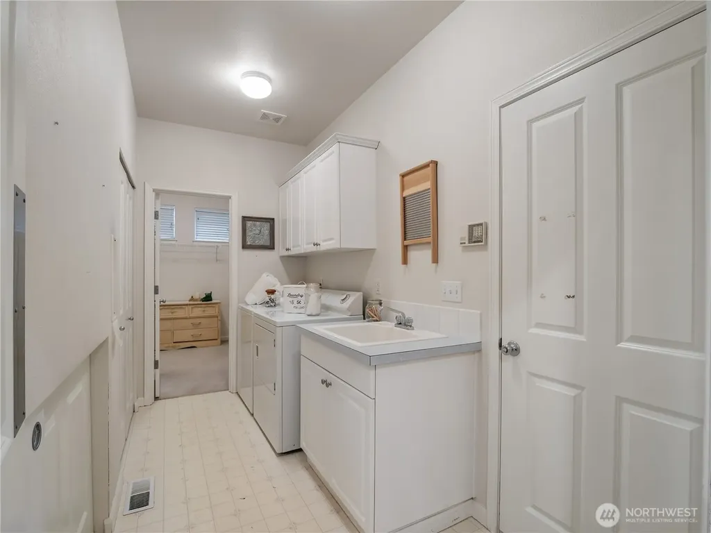 5710 61st Avenue W University Place WA 98467