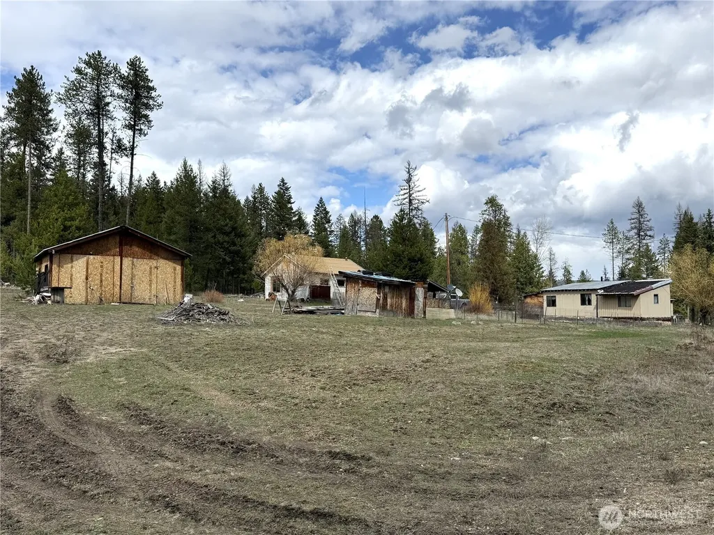 7 Hazel Lane Republic WA 99166