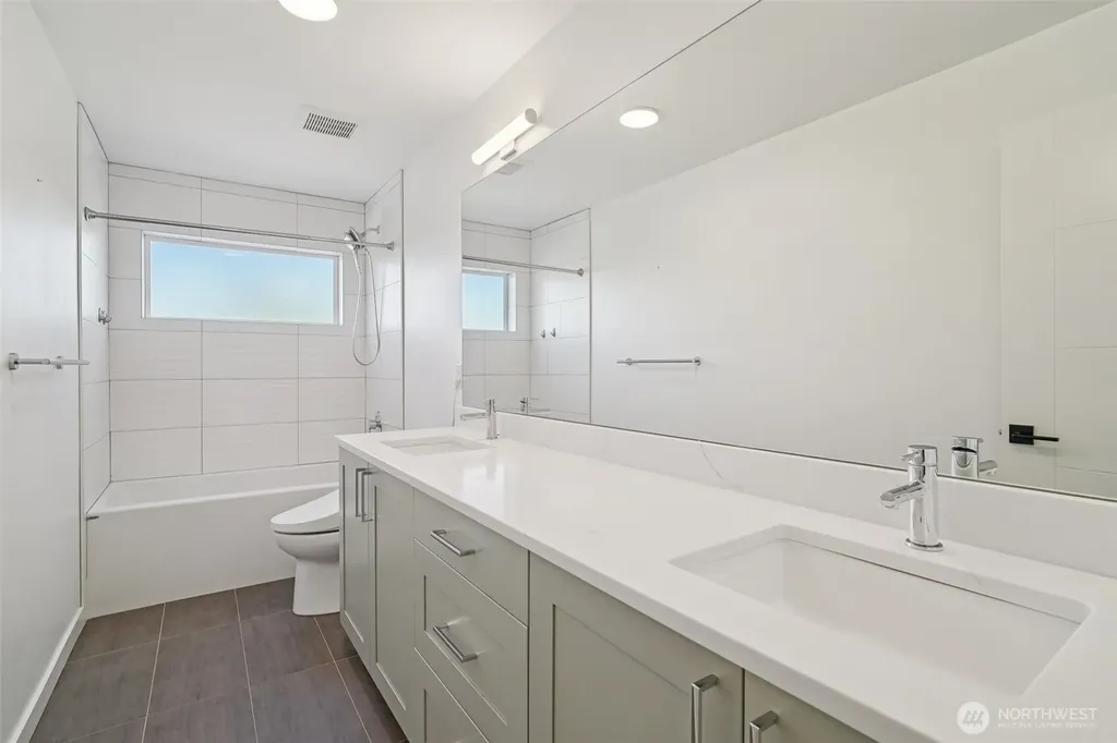 8020 17th Avenue NW Seattle WA 98117
