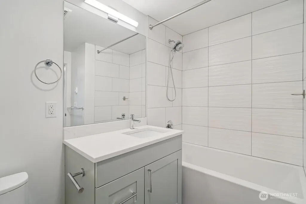 8020 17th Avenue NW Seattle WA 98117
