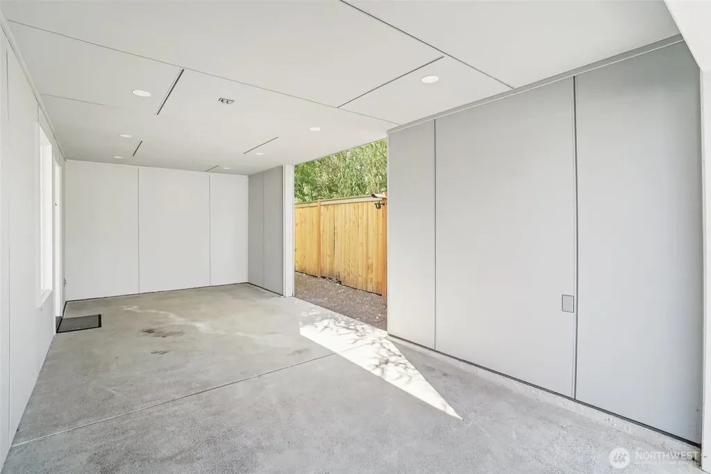 8020 17th Avenue NW Seattle WA 98117