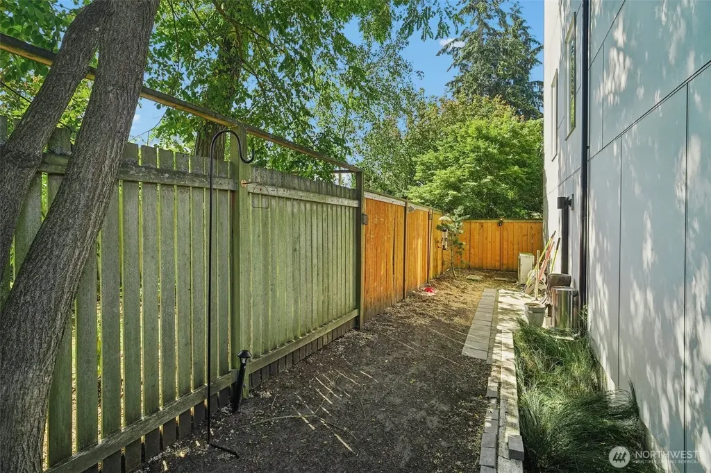 8020 17th Avenue NW Seattle WA 98117