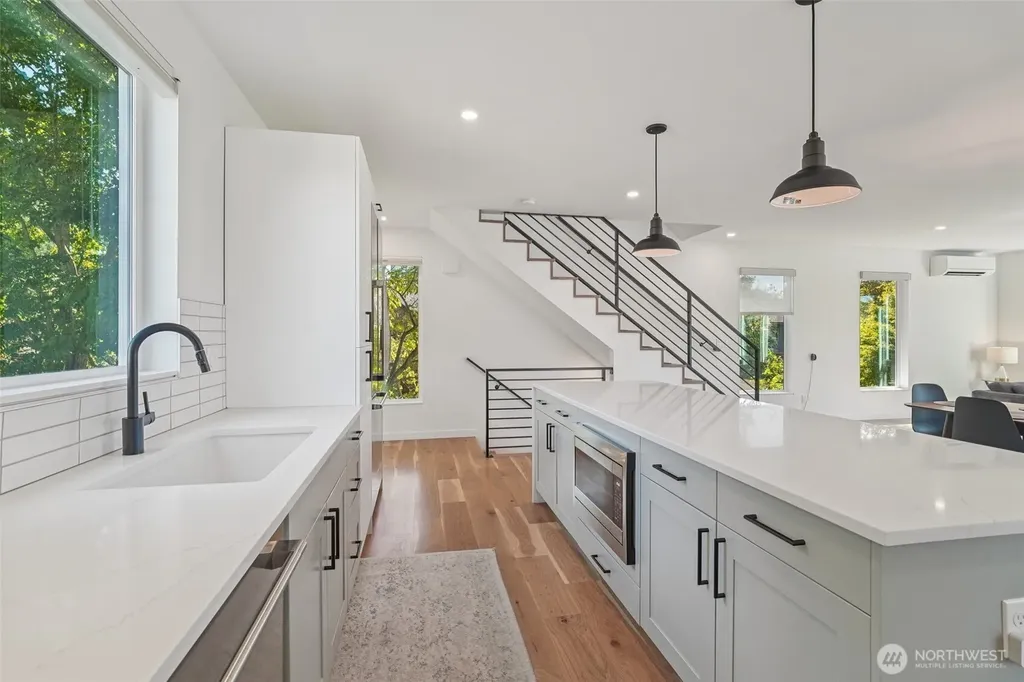 8020 17th Avenue NW Seattle WA 98117
