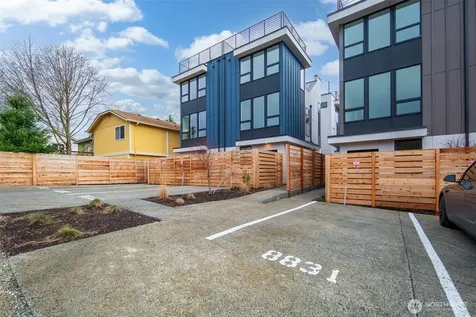 8831 Wallingford Avenue N Seattle WA 98103
