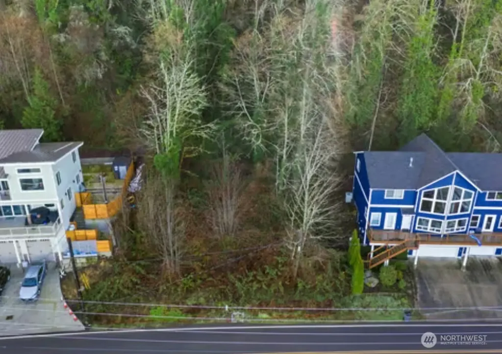 30 Beach Drive E Port Orchard WA 98366