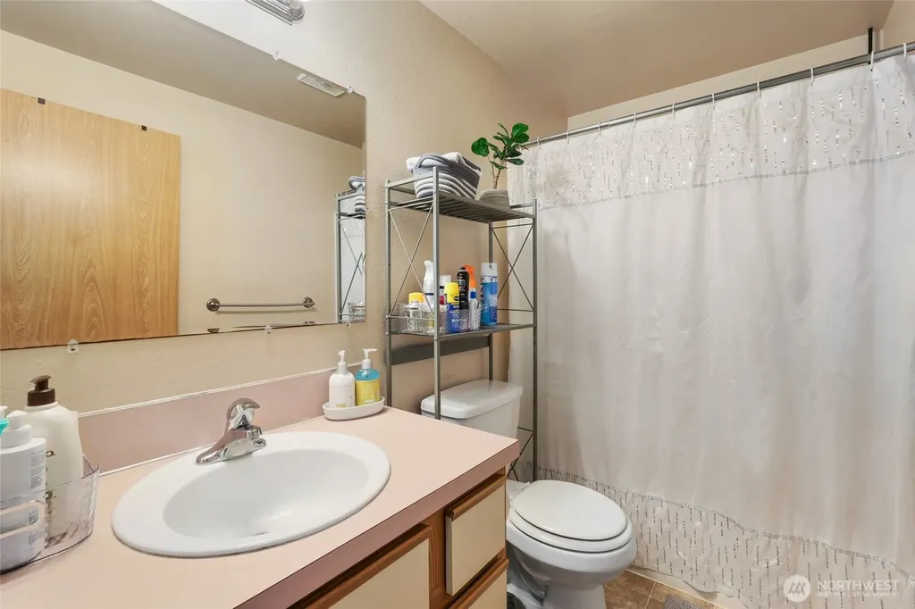 643 School Street SE Lacey WA 98503
