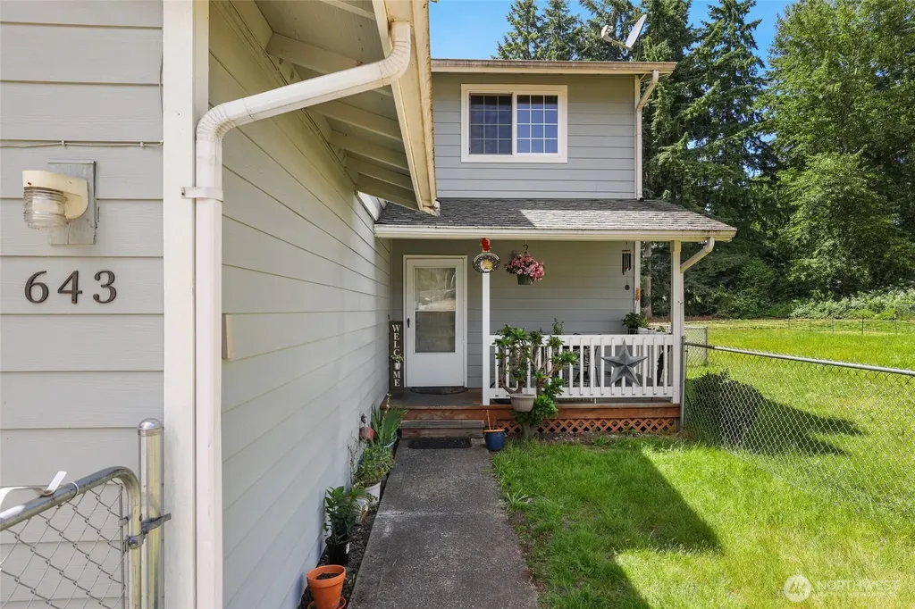 643 School Street SE Lacey WA 98503