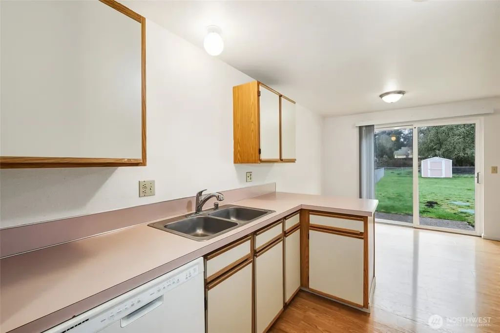 643 School Street SE Lacey WA 98503