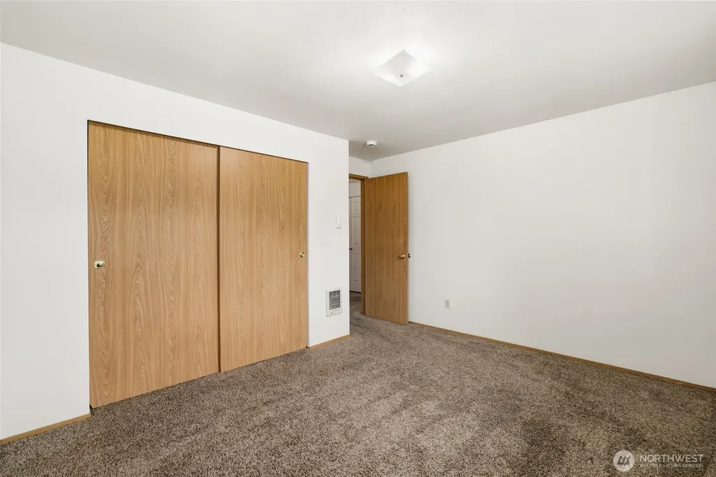 643 School Street SE Lacey WA 98503