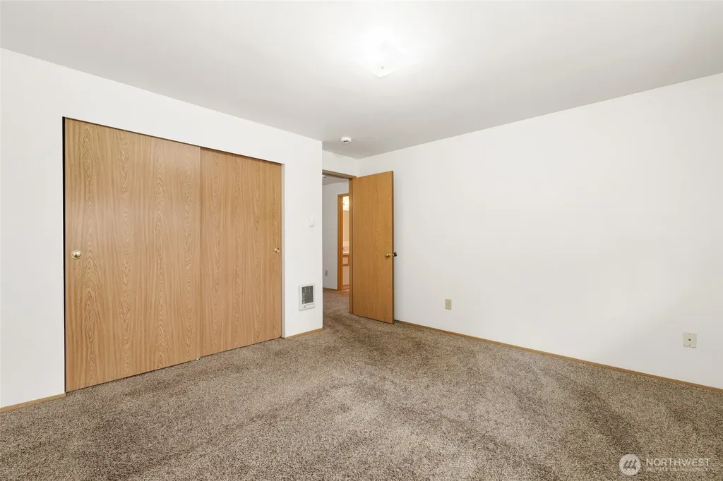 643 School Street SE Lacey WA 98503