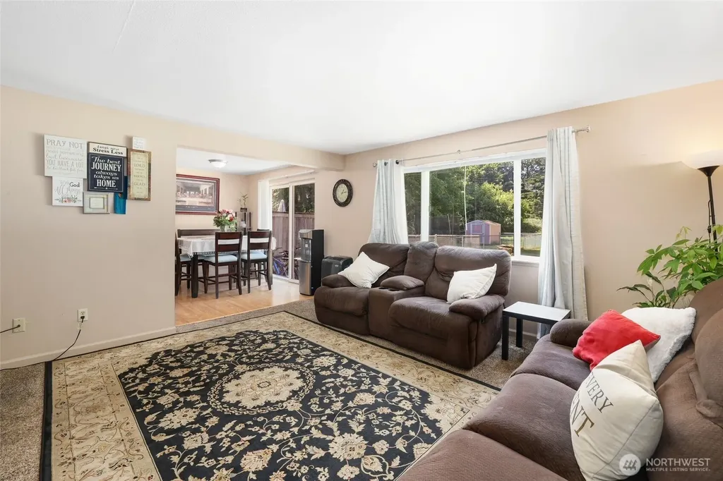 643 School Street SE Lacey WA 98503