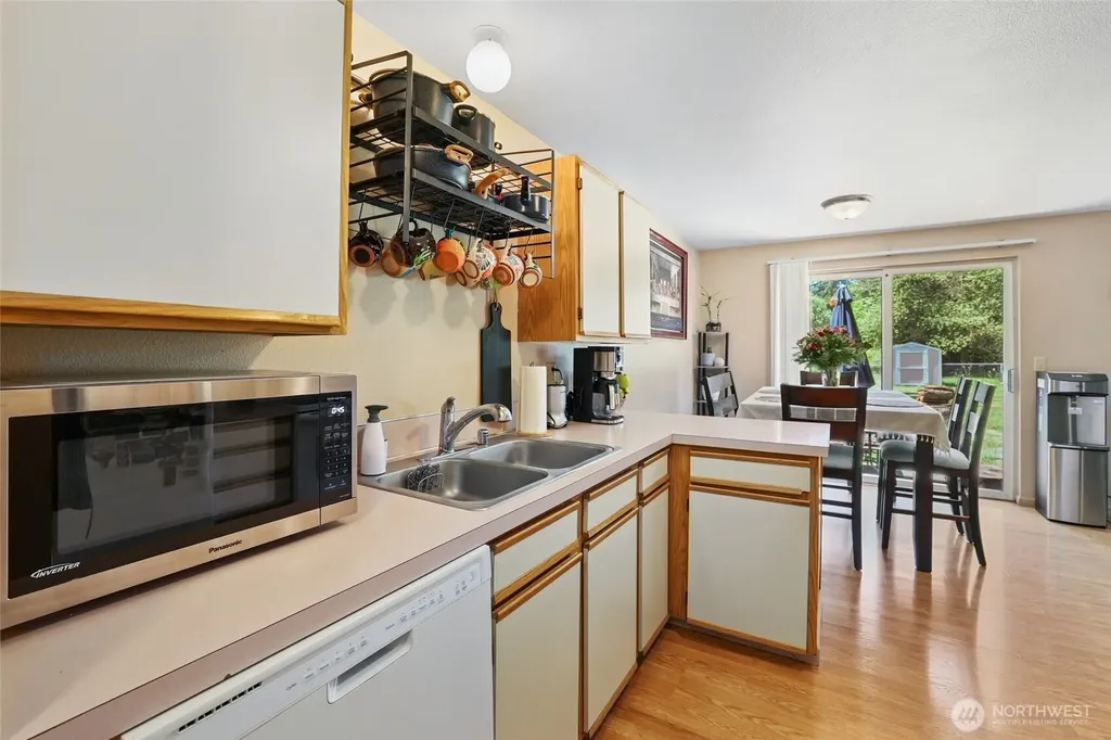 643 School Street SE Lacey WA 98503