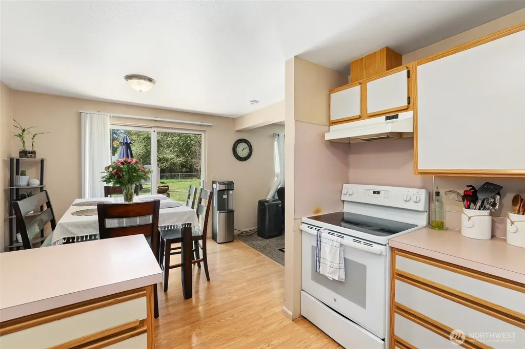 643 School Street SE Lacey WA 98503