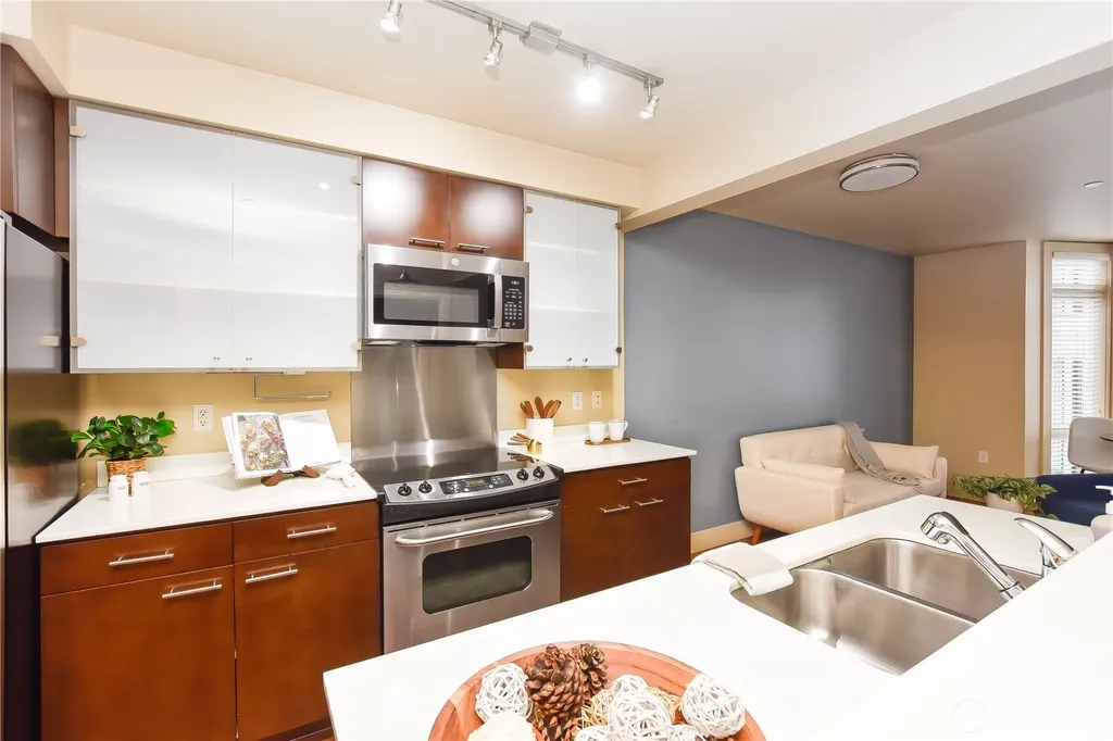 159 Denny Way Seattle WA 98109