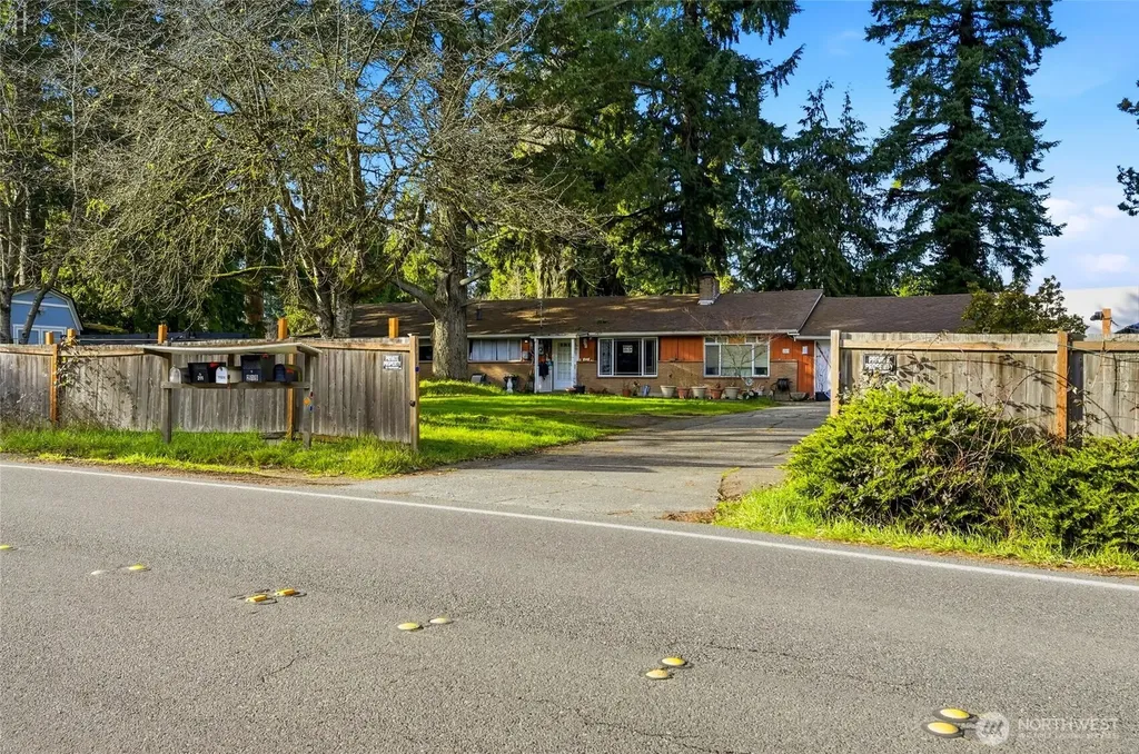 219 Meadow Pl SW Everett WA 98208