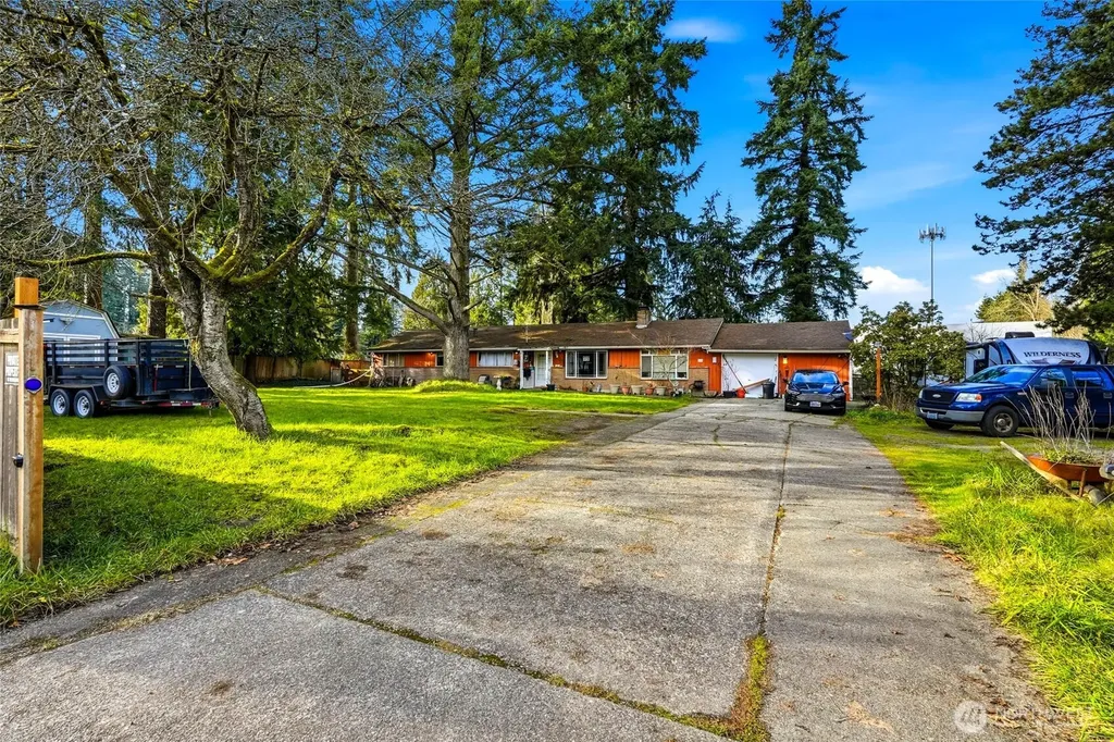 219 Meadow Pl SW Everett WA 98208