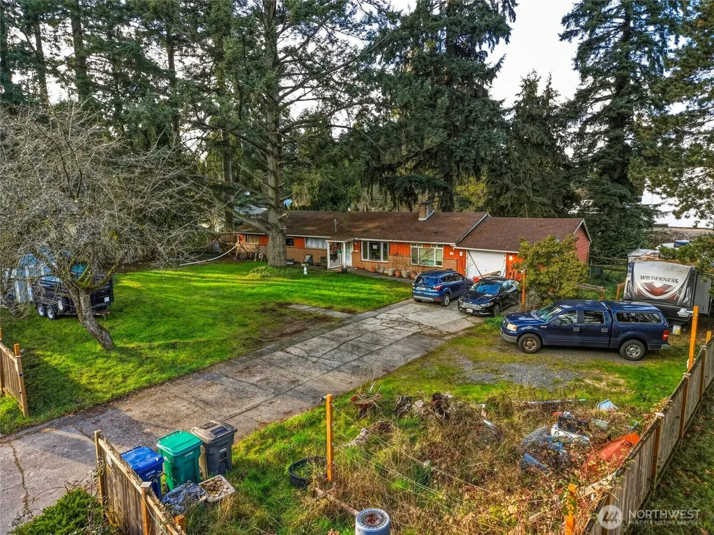 219 Meadow Pl SW Everett WA 98208