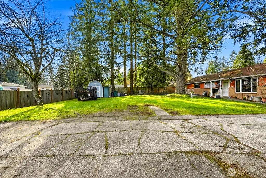 219 Meadow Pl SW Everett WA 98208