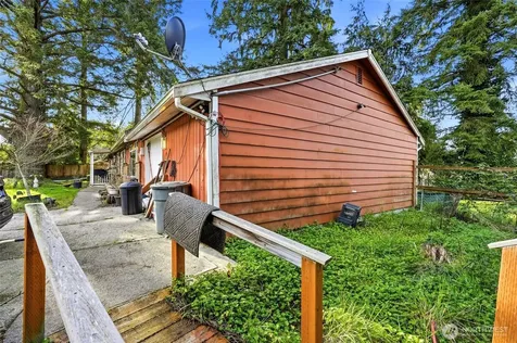 219 Meadow Pl SW Everett WA 98208