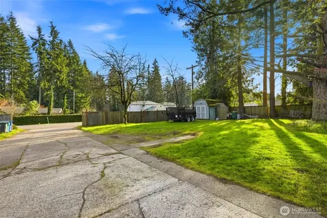 219 Meadow Pl SW Everett WA 98208