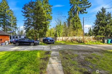 219 Meadow Pl SW Everett WA 98208