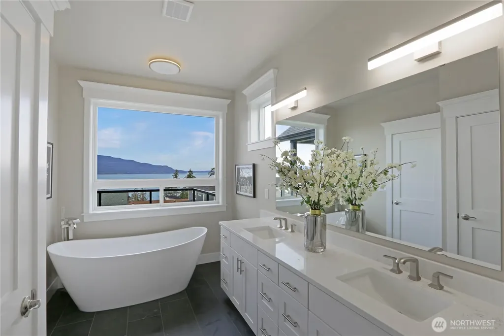 3706 W 3rd Street Anacortes WA 98221