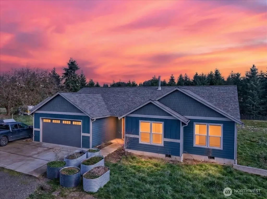 1023 Spirit Lake Highway Castle Rock WA 98611