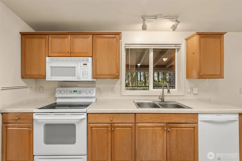 1895 North Fork Road Chehalis WA 98532