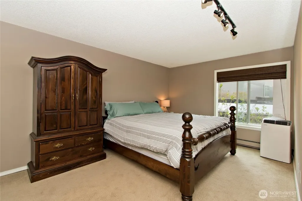 5021 Ripley Lane N Renton WA 98056