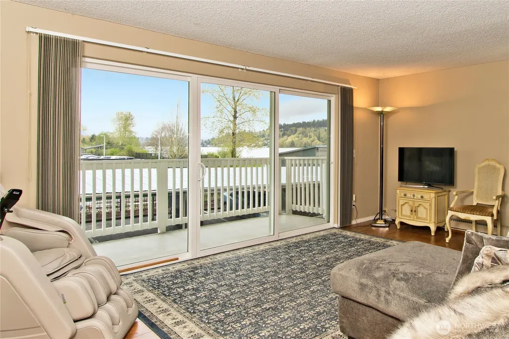 5021 Ripley Lane N Renton WA 98056