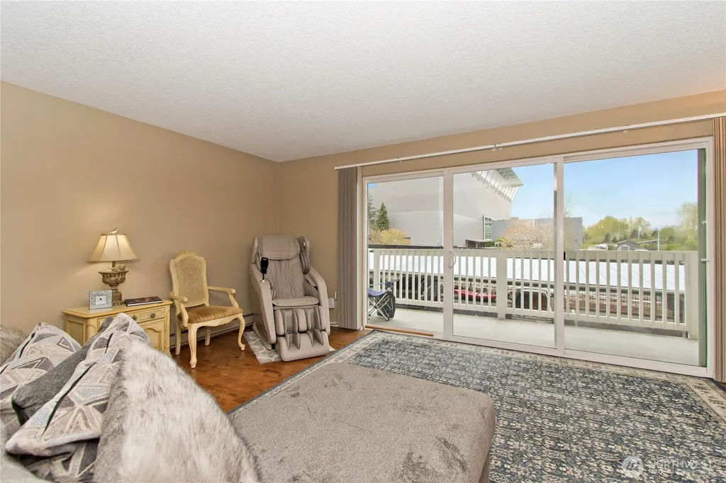 5021 Ripley Lane N Renton WA 98056
