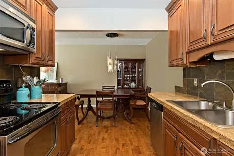 5021 Ripley Lane N Renton WA 98056