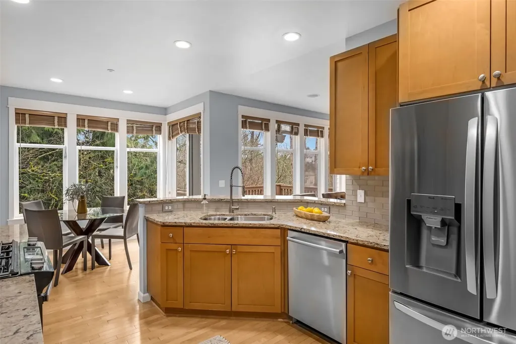 6441 SE Cougar Mountain Way Bellevue WA 98006