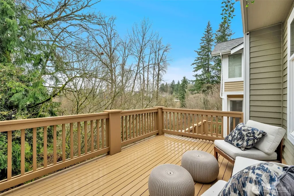 6441 SE Cougar Mountain Way Bellevue WA 98006