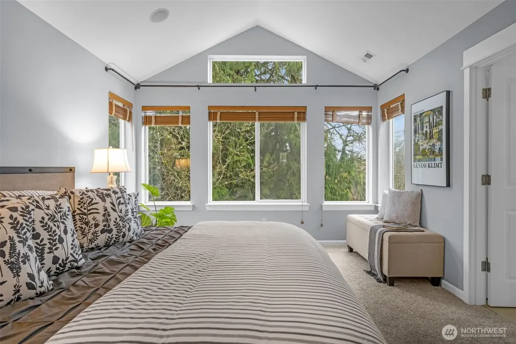 6441 SE Cougar Mountain Way Bellevue WA 98006