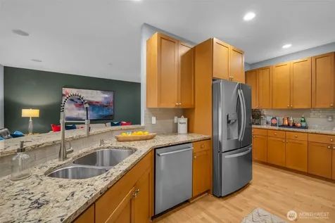 6441 SE Cougar Mountain Way Bellevue WA 98006