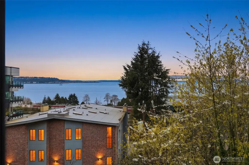 620 W Mercer Place Seattle WA 98119