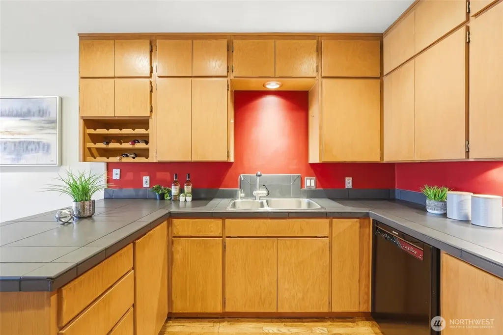 620 W Mercer Place Seattle WA 98119