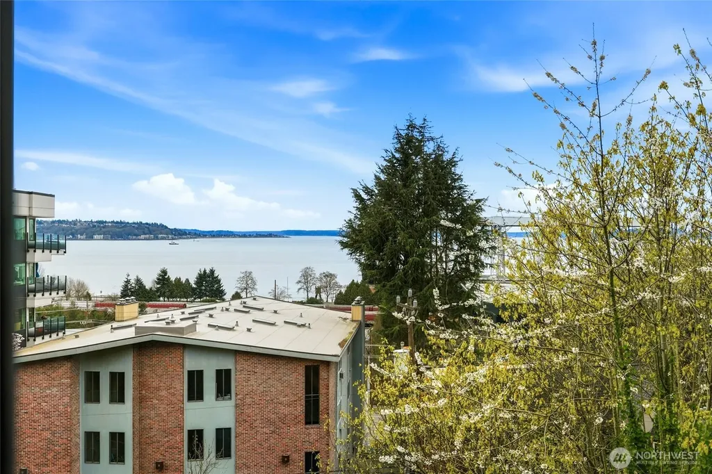 620 W Mercer Place Seattle WA 98119
