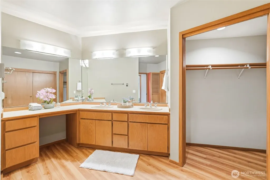 620 W Mercer Place Seattle WA 98119