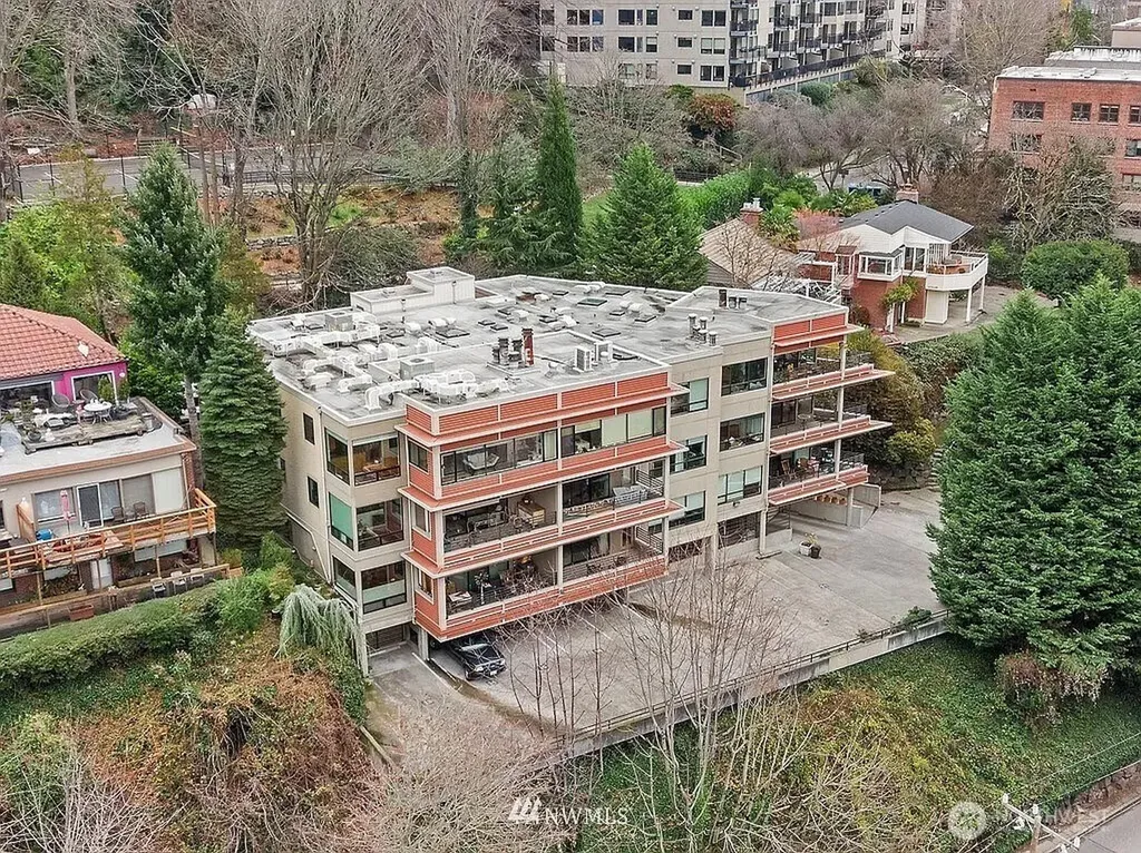 620 W Mercer Place Seattle WA 98119