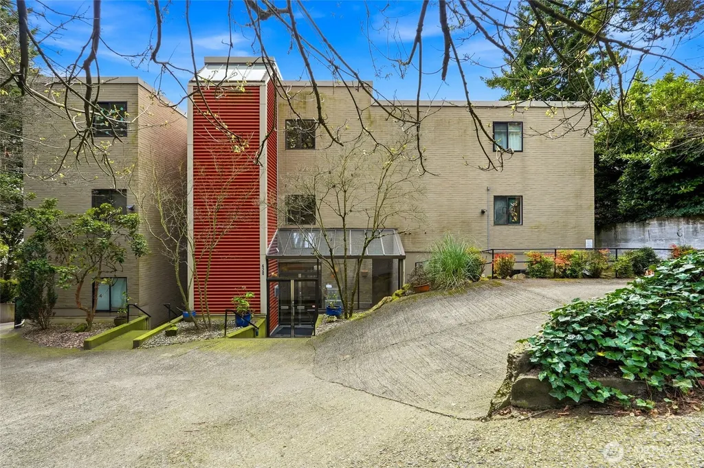 620 W Mercer Place Seattle WA 98119