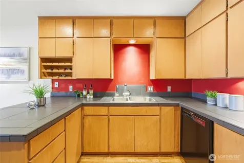 620 W Mercer Place Seattle WA 98119