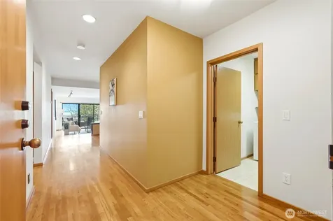 620 W Mercer Place Seattle WA 98119