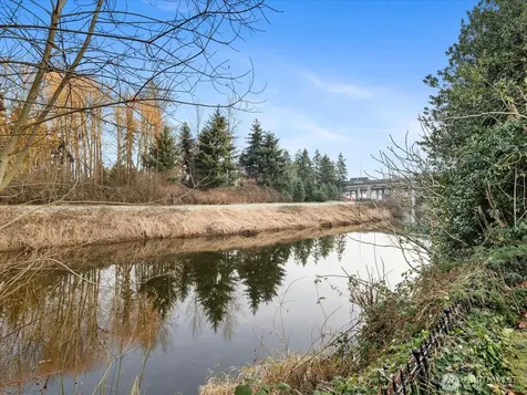 11510 E Riverside Drive Bothell WA 98011