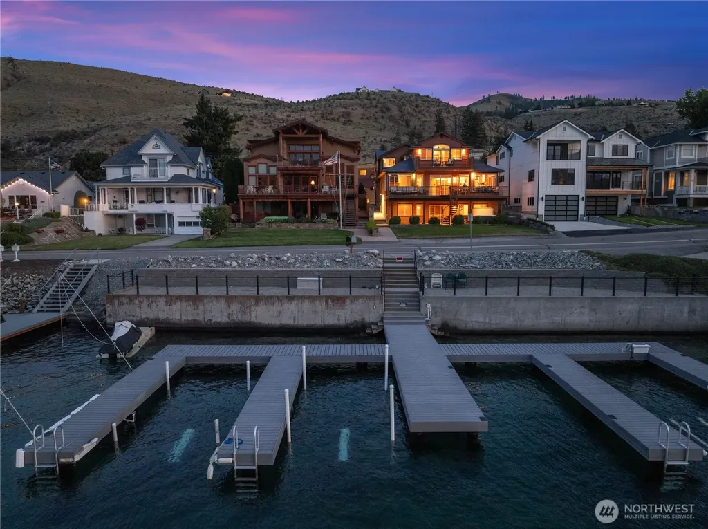 2031 W Terrace Avenue Chelan WA 98816