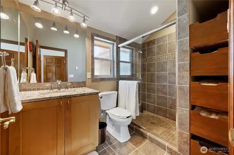2031 W Terrace Avenue Chelan WA 98816