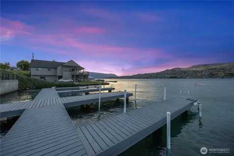 2031 W Terrace Avenue Chelan WA 98816