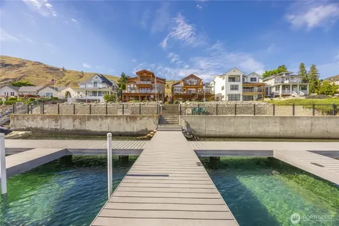 2031 W Terrace Avenue Chelan WA 98816